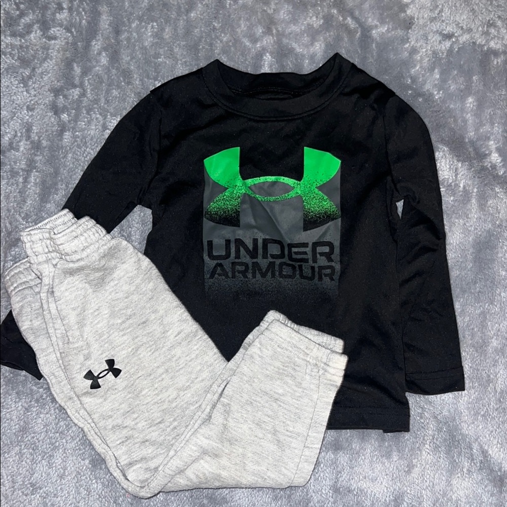 Like New Under Armor Matching Set Long Sleeve and Sweatpants 🩶 💚